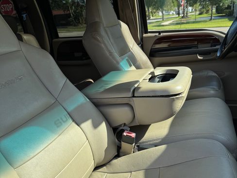 Used 2006 Ford F350 Lariat image 13