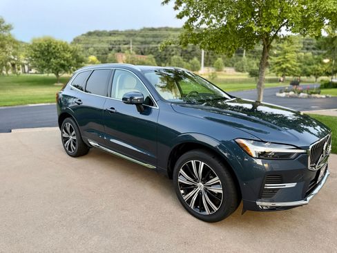 Used 2023 Volvo XC60 B5 Ultimate w/ Climate Package AWD/4WD image 4