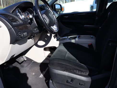 Used 2012 Dodge Grand Caravan Crew image 10