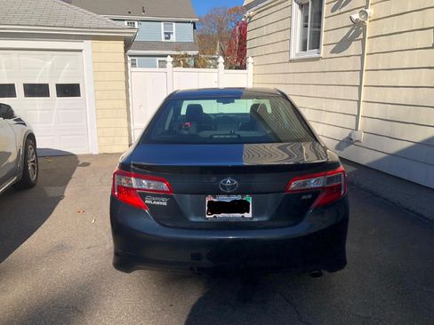 Used 2013 Toyota Camry SE image 5