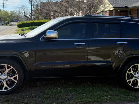 Used 2021 Jeep Grand Cherokee Overland image 1