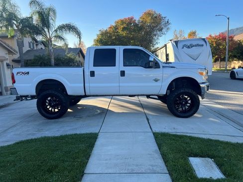 Used 2014 Ford F250 XLT w/ XLT Premium Package AWD/4WD image 6