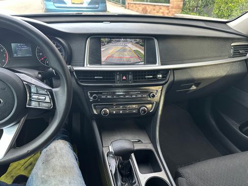 Used 2020 Kia Optima LX image 4