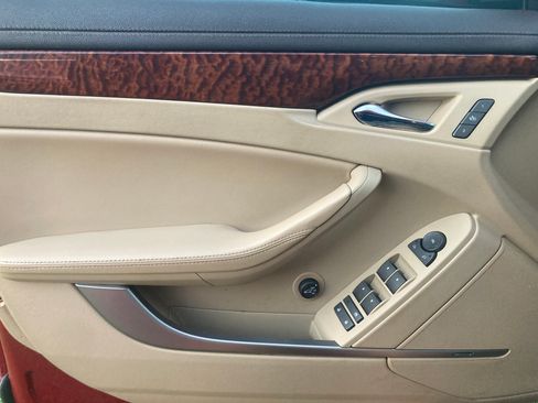 Used 2010 Cadillac CTS Luxury image 6