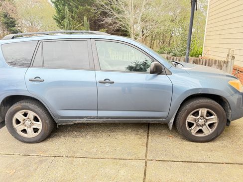 Used 2010 Toyota RAV4 4WD image 1