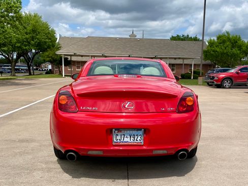 Used 2003 Lexus SC 430 Convertible image 9