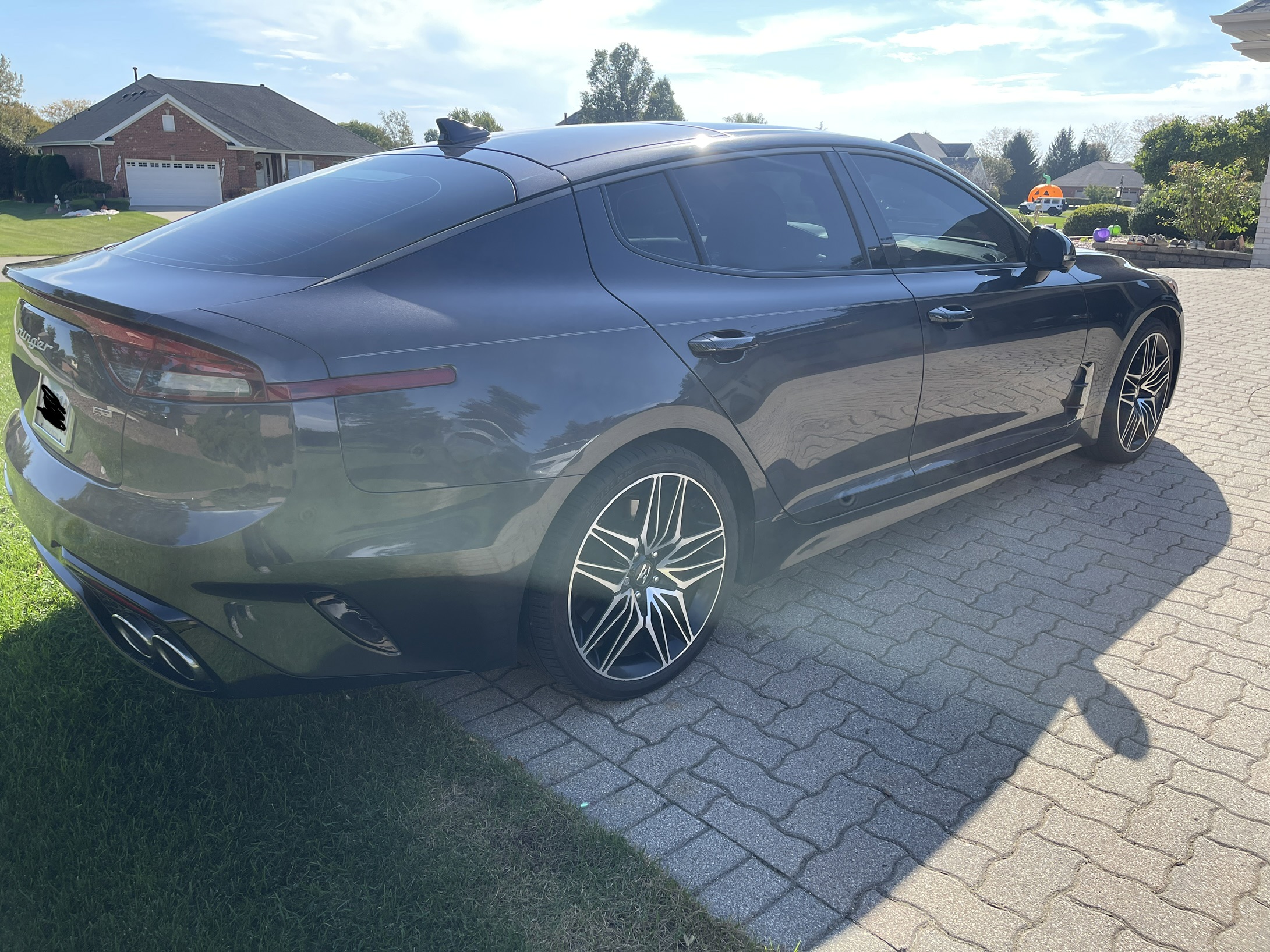 Used 2023 Kia Stinger GT2 w/ Red Interior Color Package RWD image 4