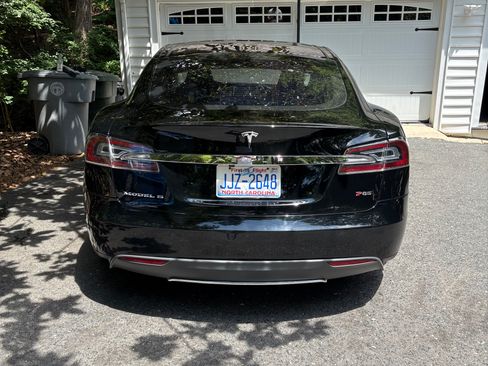 Used 2013 Tesla Model S Performance RWD image 2