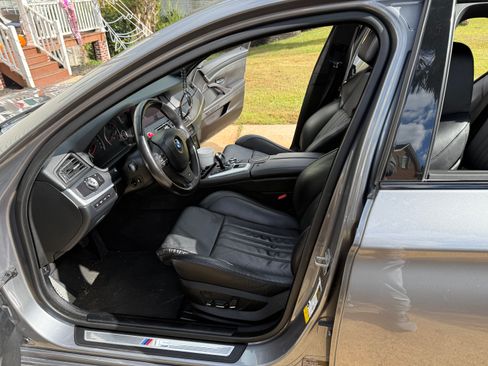 Used 2013 BMW M5 image 8