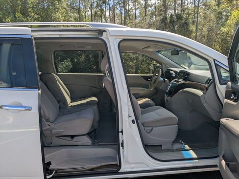 Used 2017 Nissan Quest SV image 11