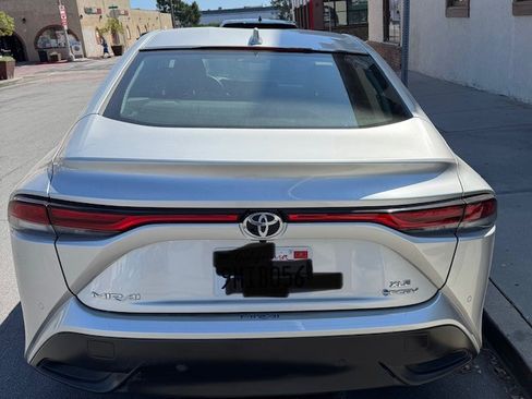 Used 2024 Toyota Mirai w/ Advanced Technology Package image 4