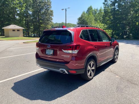 Used 2021 Subaru Forester Touring AWD/4WD image 6