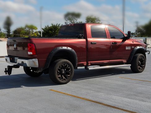 Used 2018 RAM 2500 Tradesman w/ Chrome Appearance Group image 9