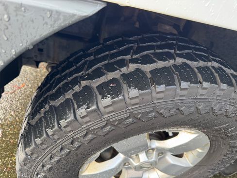 Used 2013 Nissan Xterra S image 17