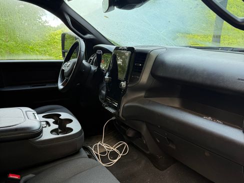 Used 2025 RAM 2500 Tradesman AWD/4WD image 2
