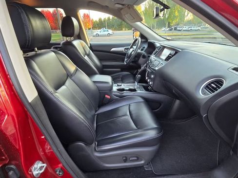 Used 2017 Nissan Pathfinder SL image 10