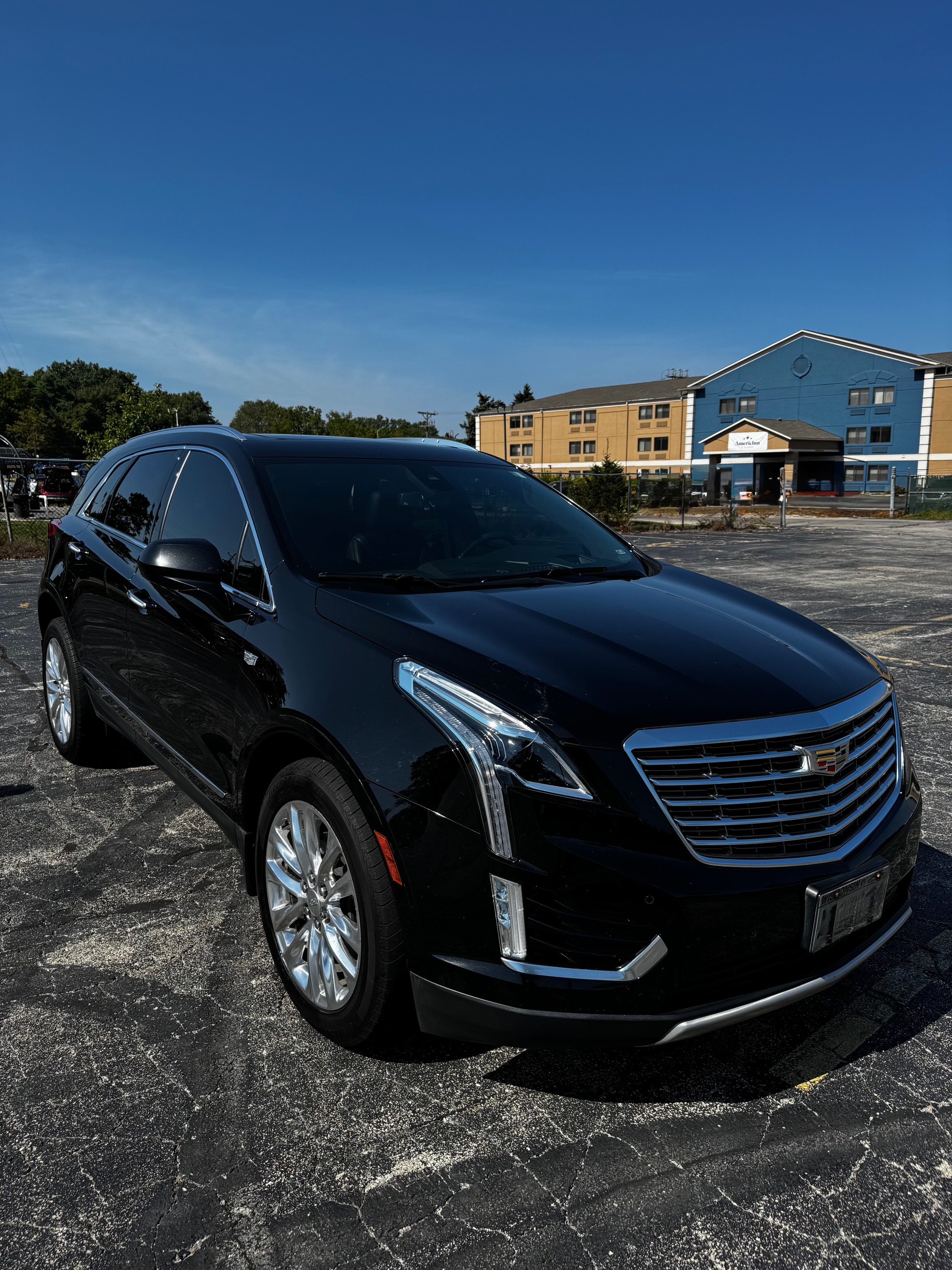 Used 2017 Cadillac XT5 Platinum AWD/4WD image 2