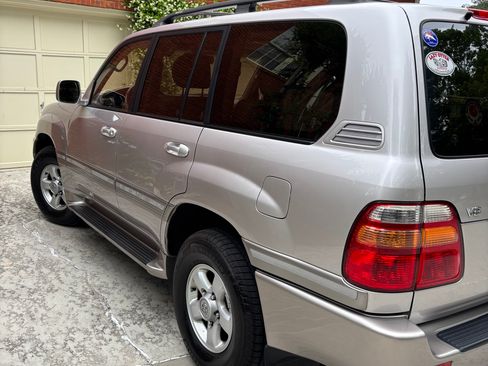 Used 2000 Toyota Land Cruiser AWD/4WD image 2