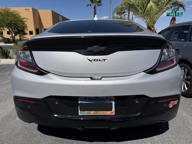 Used 2017 Chevrolet Volt Premier w/ Driver Confidence II Package FWD image 11