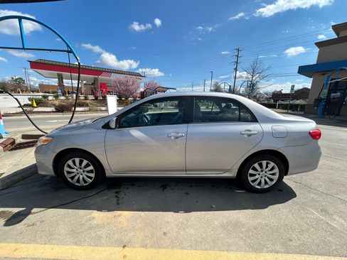 Used 2012 Toyota Corolla LE image 9