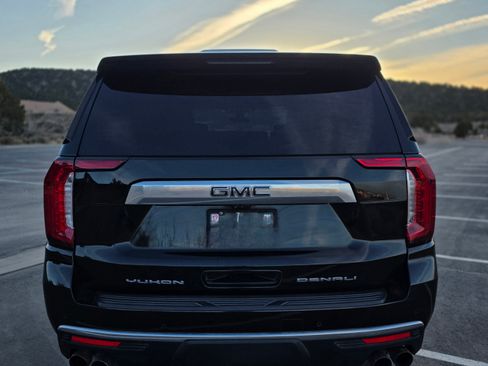 Used 2021 GMC Yukon Denali w/ Denali Premium Package image 23