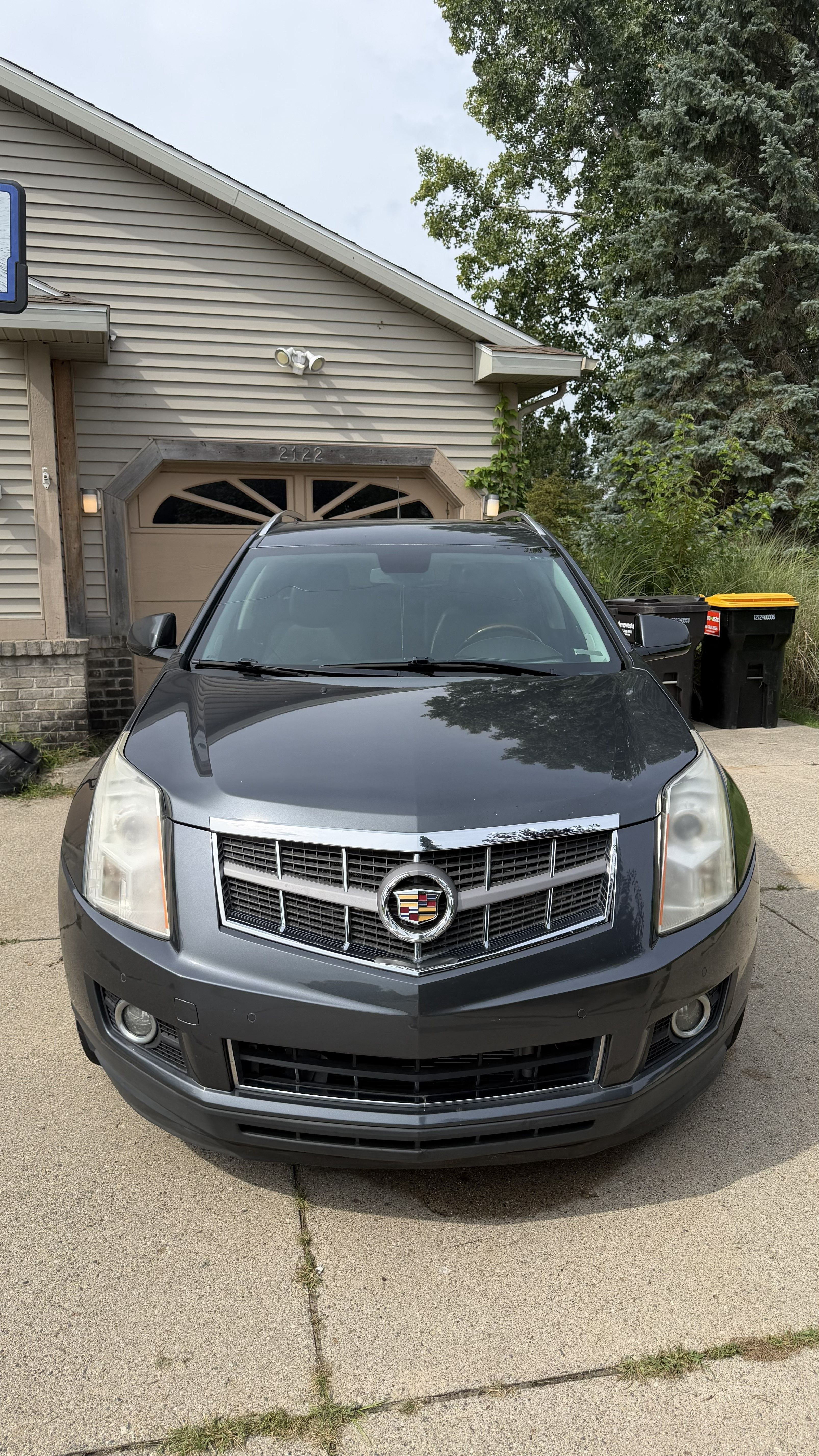 Used 2012 Cadillac SRX Luxury AWD/4WD image 2
