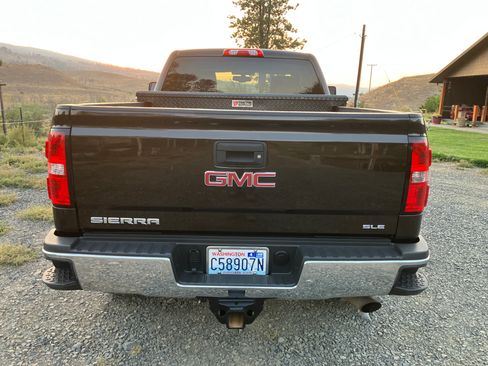 Used 2018 GMC Sierra 2500 SLE w/ HD SLE Preferred Plus Package image 6