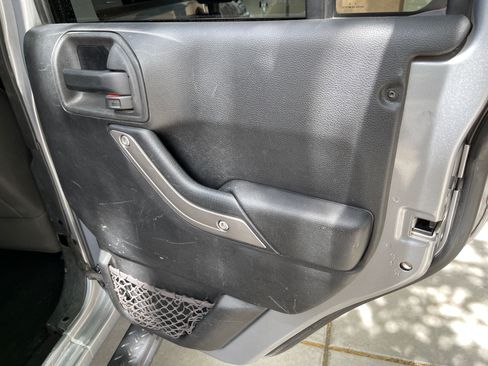 Used 2014 Jeep Wrangler Unlimited Sport w/ Quick Order Package 24S AWD/4WD image 30