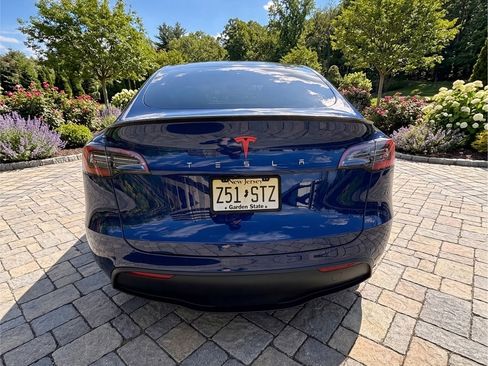 Used 2023 Tesla Model Y Long Range image 6