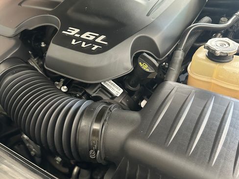 Used 2019 Dodge Challenger SXT RWD image 8