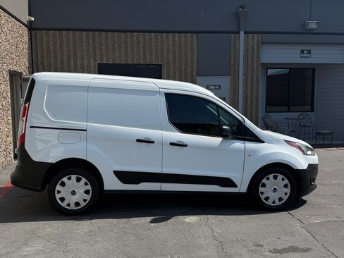 Used 2022 Ford Transit Connect XL FWD image 6
