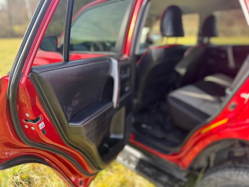 Used 2022 Toyota 4Runner SR5 image 11