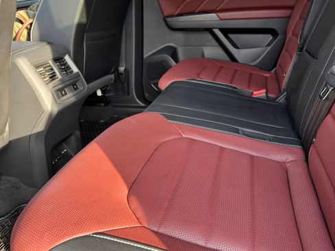 Used 2021 Volkswagen Atlas Cross Sport SEL Premium image 16