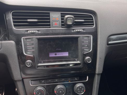 Used 2017 Volkswagen GTI S image 9