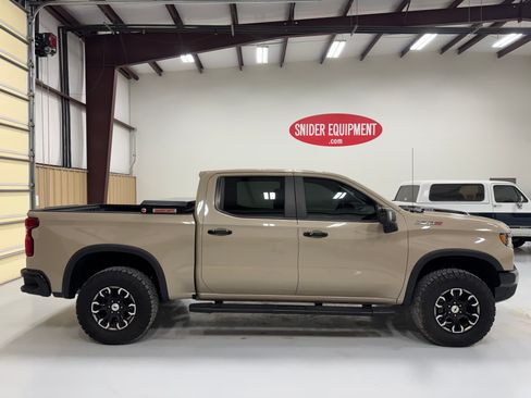Used 2022 Chevrolet Silverado 1500 ZR2 AWD/4WD image 8