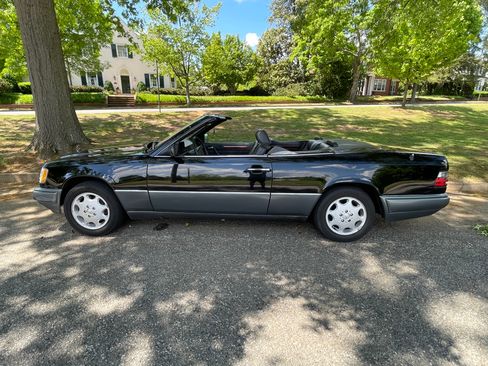 Used 1994 Mercedes-Benz E 320 Convertible image 5