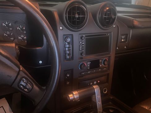 Used 2006 HUMMER H2 image 9