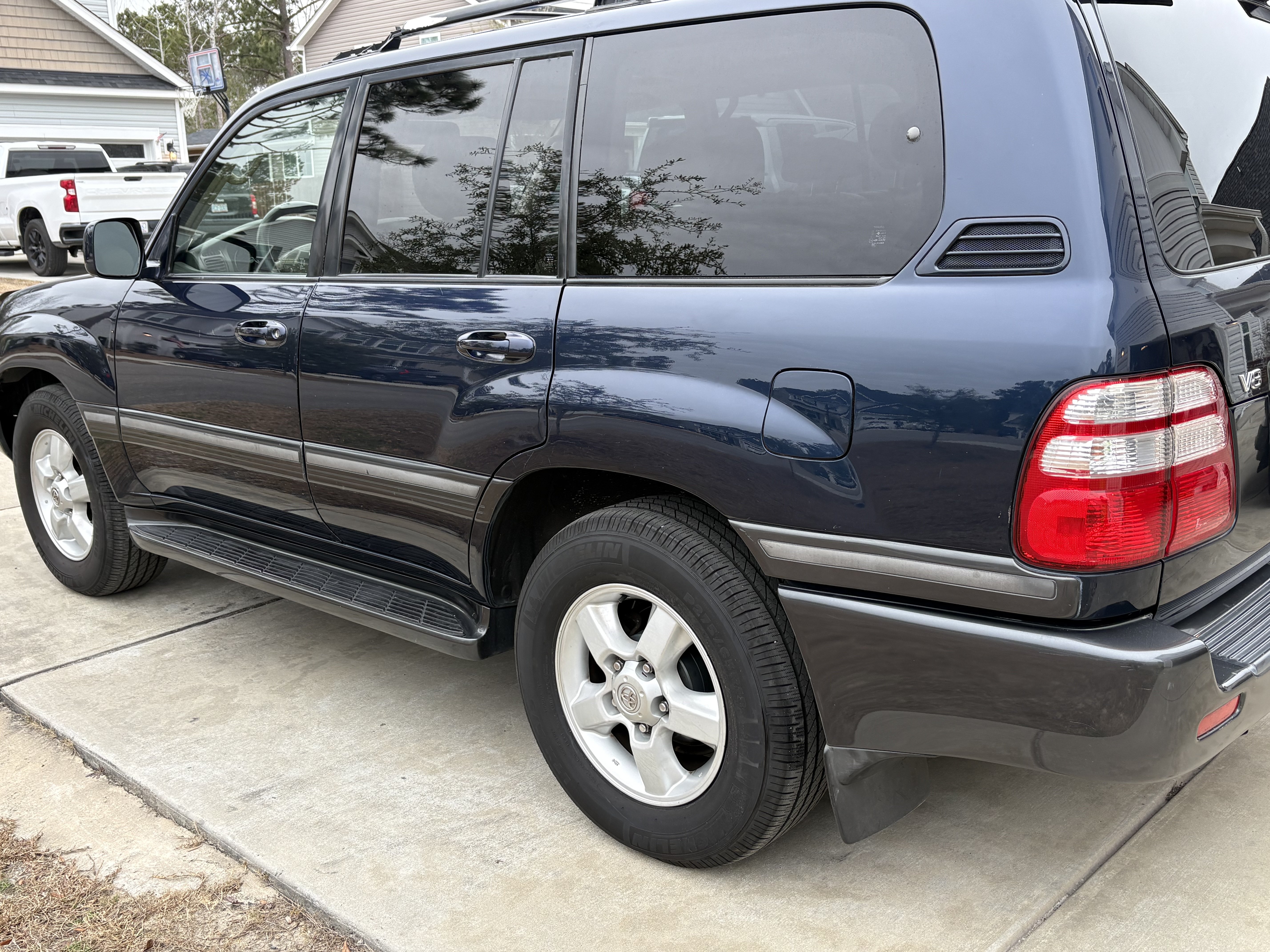 Used 2005 Toyota Land Cruiser w/ Convenience Pkg AWD/4WD image 20