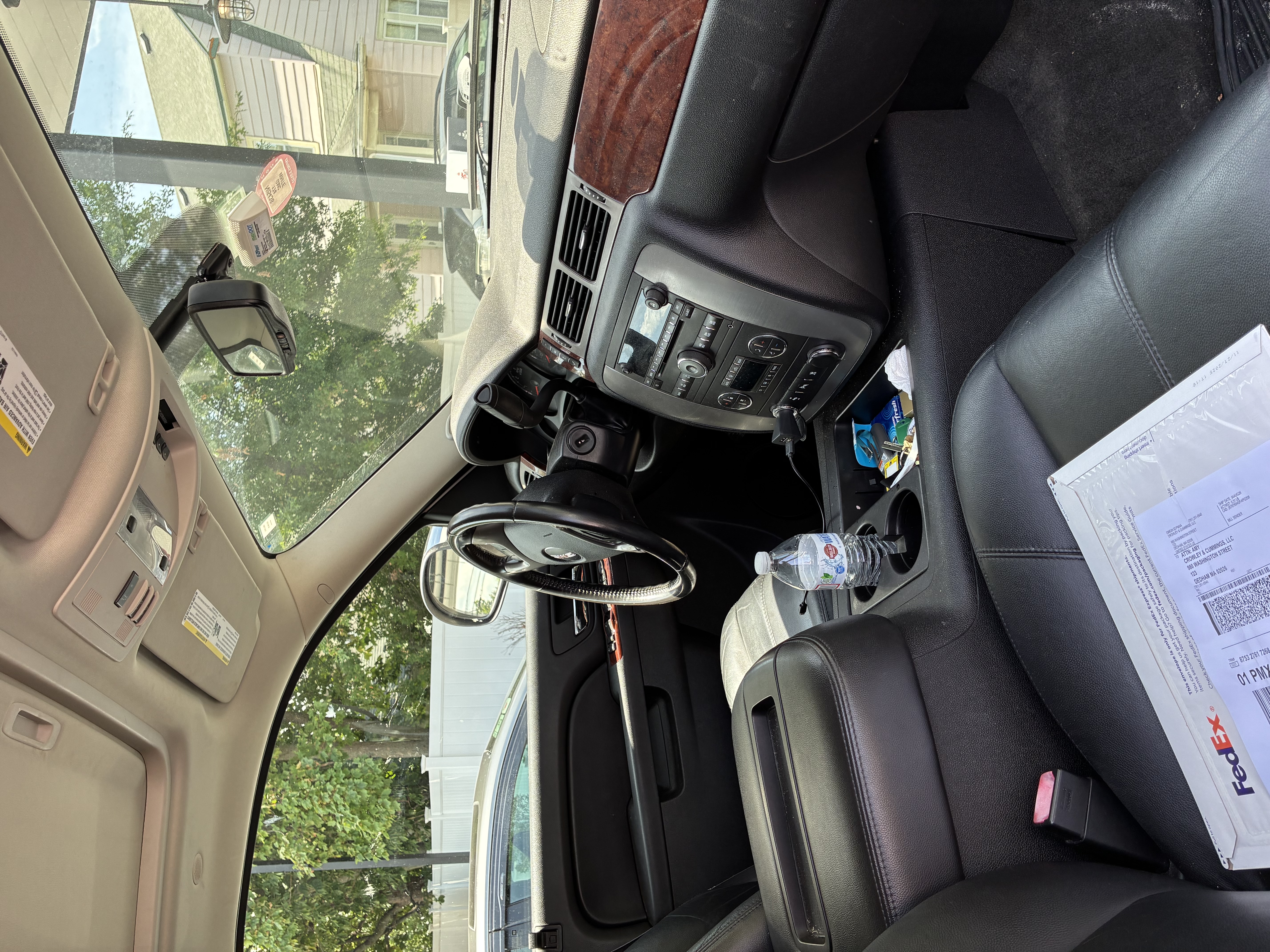 Used 2011 GMC Yukon XL SLT w/ SLT Chrome Package AWD/4WD image 8