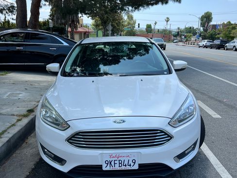 Used 2018 Ford Focus S image 1
