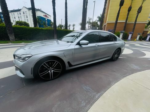 Used 2017 BMW 740e xDrive AWD/4WD image 12