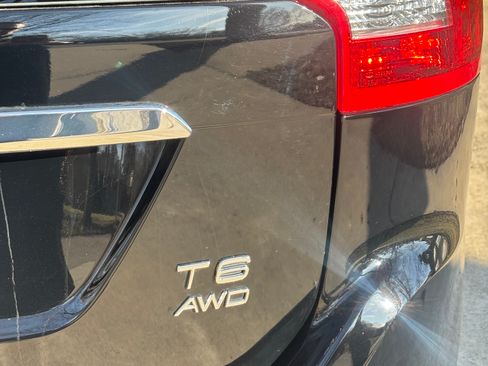 Used 2015 Volvo XC60 T6 Platinum w/ Climate Package image 16