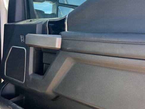 Used 2022 Ford F250 Platinum w/ FX4 Off-Road Package image 10