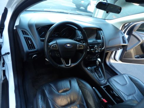 Used 2016 Ford Focus SE w/ Equipment Group 201A image 8