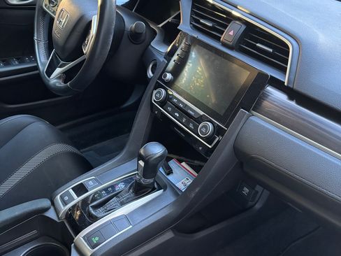 Used 2020 Honda Civic EX image 9