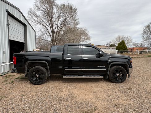 Used 2015 GMC Sierra 1500 SLT w/ SLT Preferred Package AWD/4WD image 5
