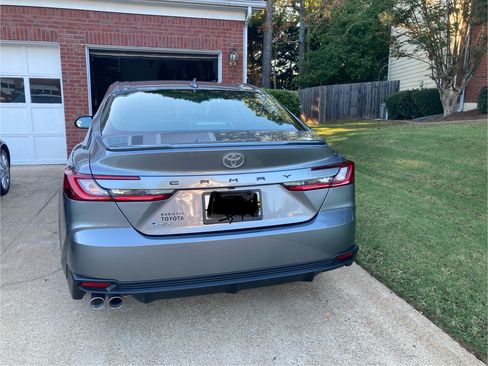 Used 2025 Toyota Camry SE image 4