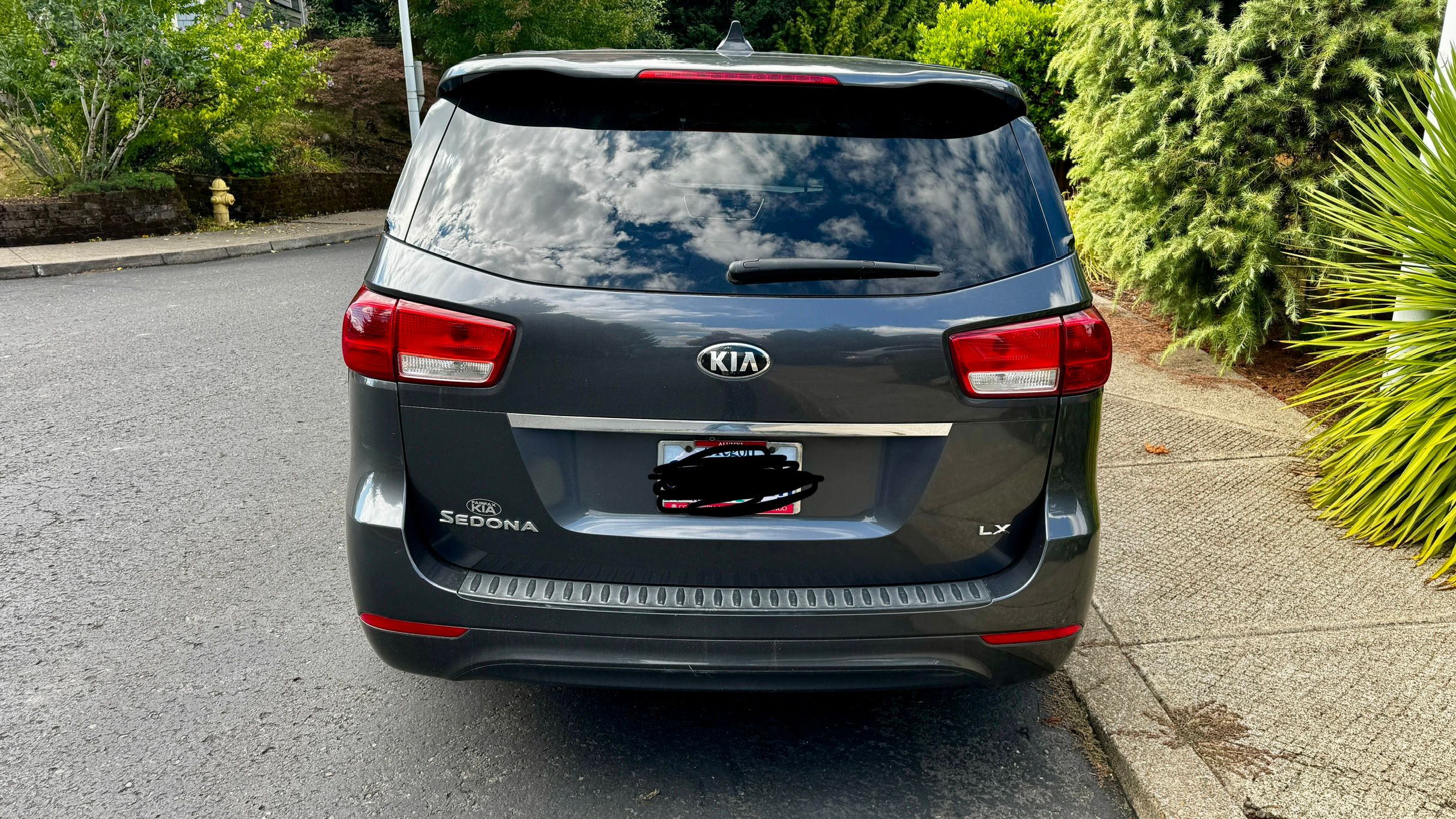 Used 2017 Kia Sedona LX FWD image 6