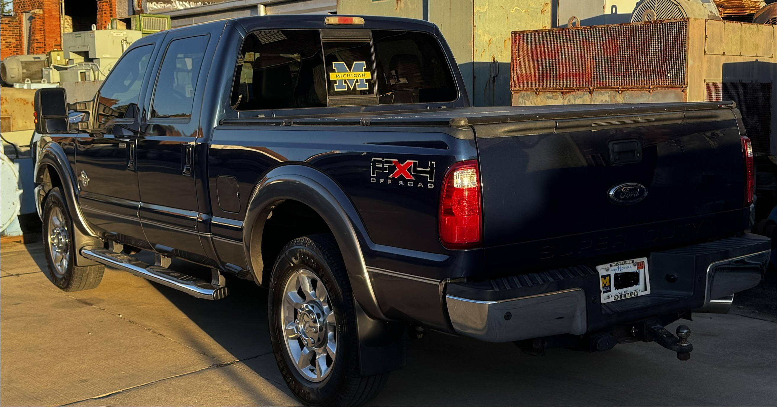 Used 2011 Ford F250 Lariat w/ Lariat Interior Pkg AWD/4WD image 1