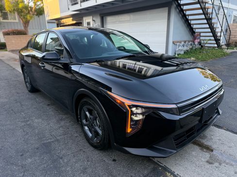 Used 2025 Kia K4 image 4